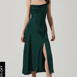 Astr Gaia Midi Dress in Hunter Green